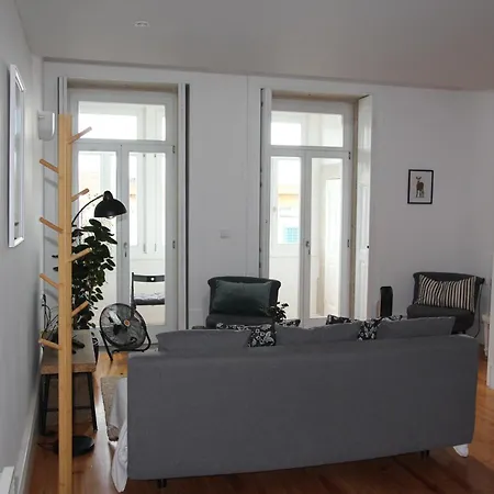 Downtown Urban Nest Apartment